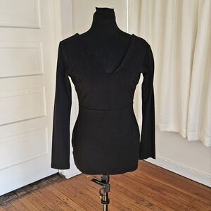 Susana Monaco black v-neck low-back long sleeved bodycon knit top sz M